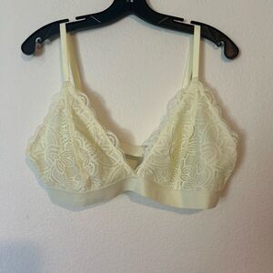 Old Navy XL Lace Vneck Bralette Top
Bra Festival